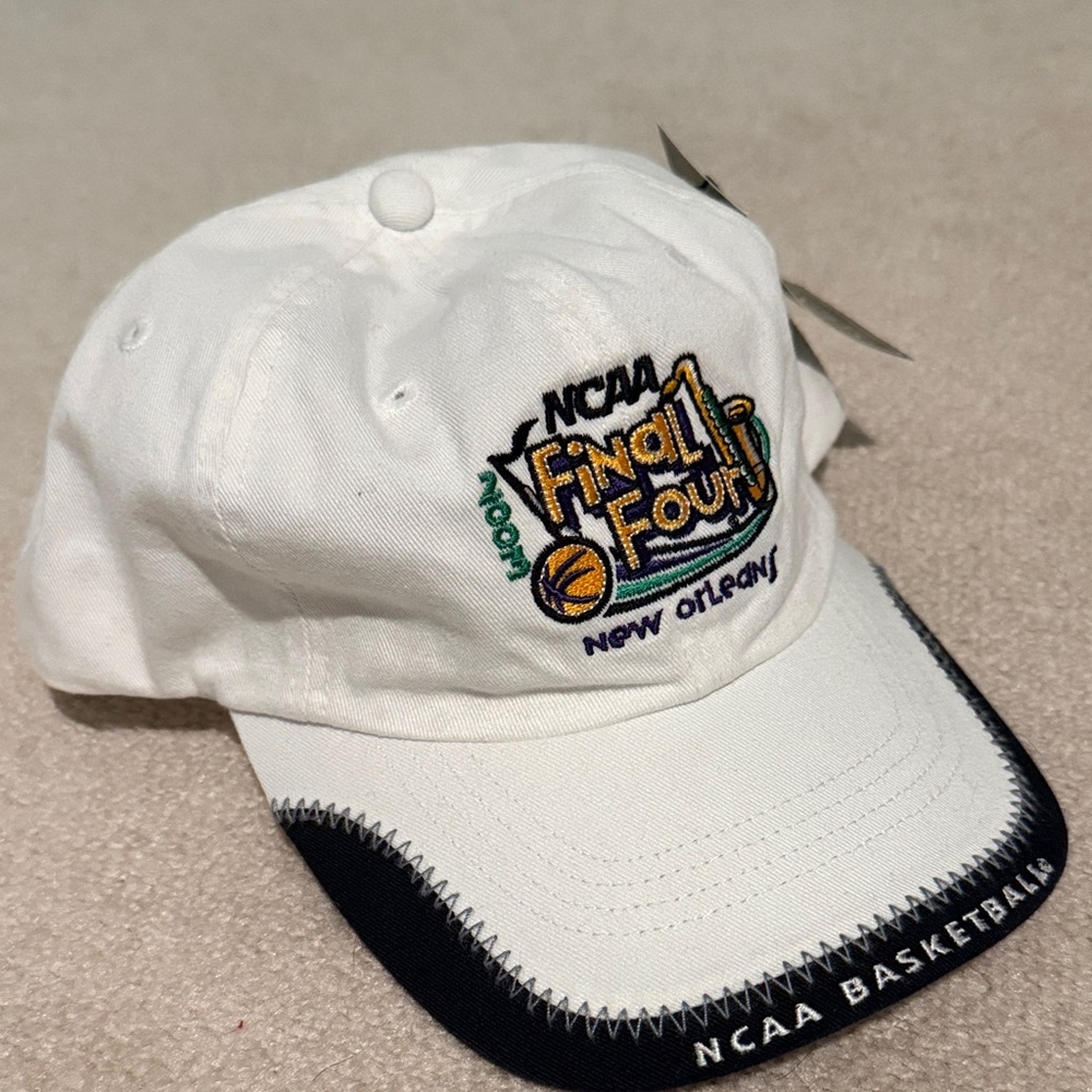 NWT-Vintage Gear For Sports White and Black 2003 NCAA Final Four New Orleans Hat